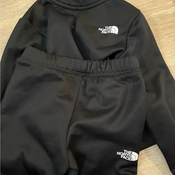 THE NORTH FACE 🖤 - Picture 3 of 4